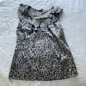 Woman’s Anne Taylor sleeveless Blouse